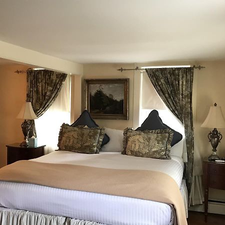 Admiral Farragut Inn Нюпорт Екстериор снимка