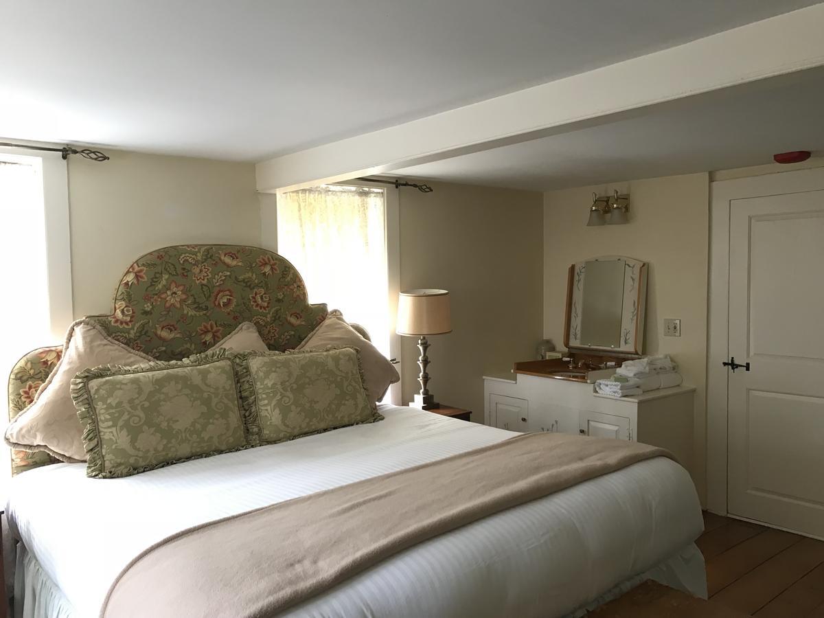 Admiral Farragut Inn Нюпорт Екстериор снимка
